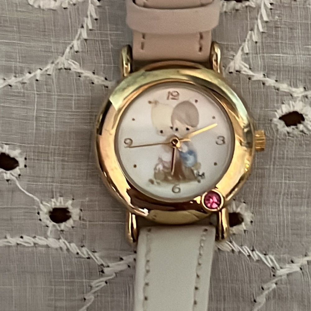 Precious Moments ' Love One Another' Watch Pink Valdawn